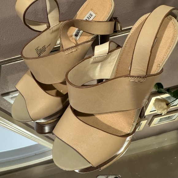 Steve Madden Dezzzy size 9.5 heels - Picture 4 of 7